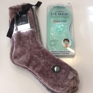Spa Solutions Eye Mask and Two socks